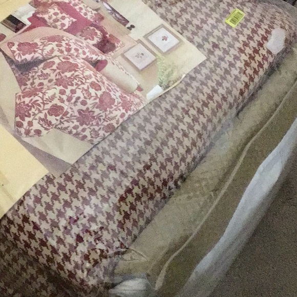 QUALITY! Rose Tree Comforter Set XL King :) - Picture 6 of 7